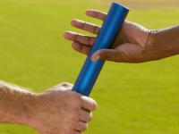 LOL-银箭破晓，拉塞尔独扛大旗，哈斯车队如何以弱胜强颠覆红牛王朝？