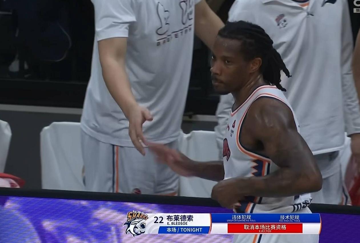 球迷热议一场激烈对决：胜利者最终胜出的简单介绍