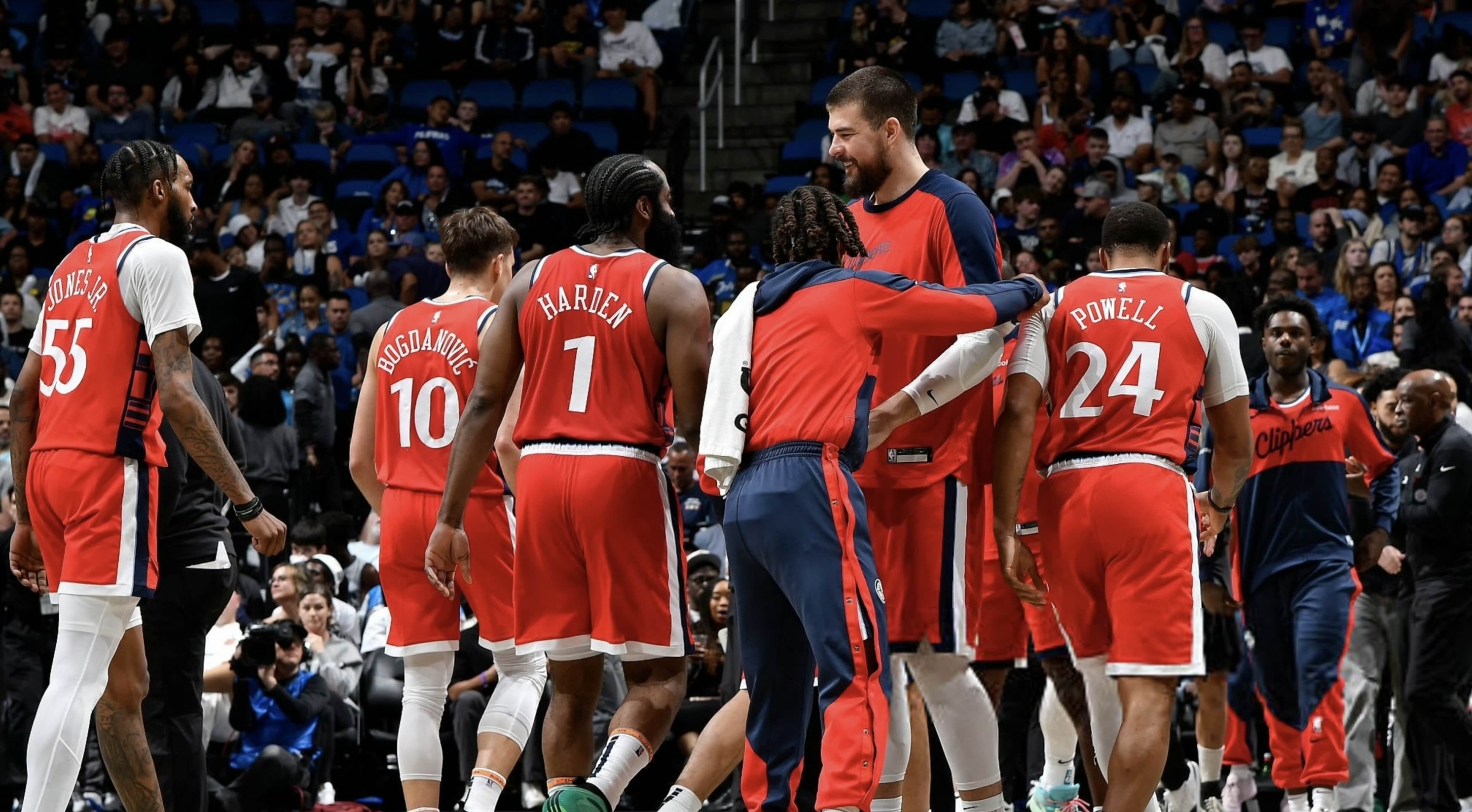 快船球员乔治再度进入休赛期疑似伤情恶化的简单介绍