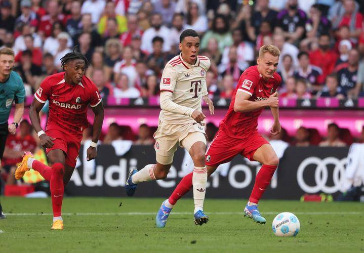 包含拜仁慕尼黑豪取胜利，强势压制对手的词条