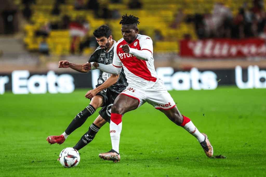 摩纳哥遭遇连败，法甲保级形势严峻