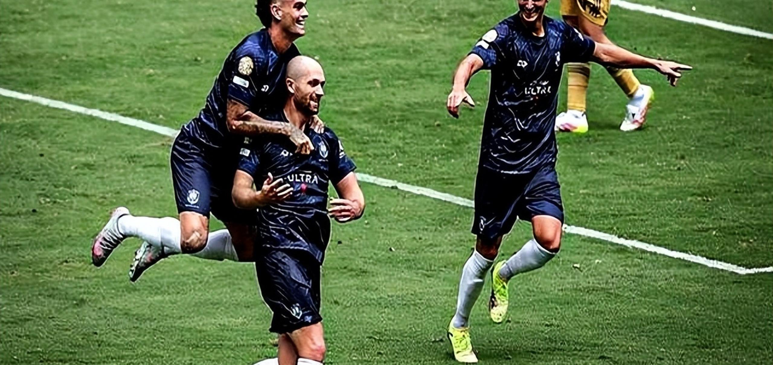 新西兰足球队一击致命，成功晋级半决赛