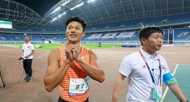 关于金牌之争激烈异常，势均力敌的信息