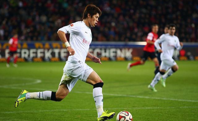 弗赖堡惊险获胜，全队士气高涨的简单介绍