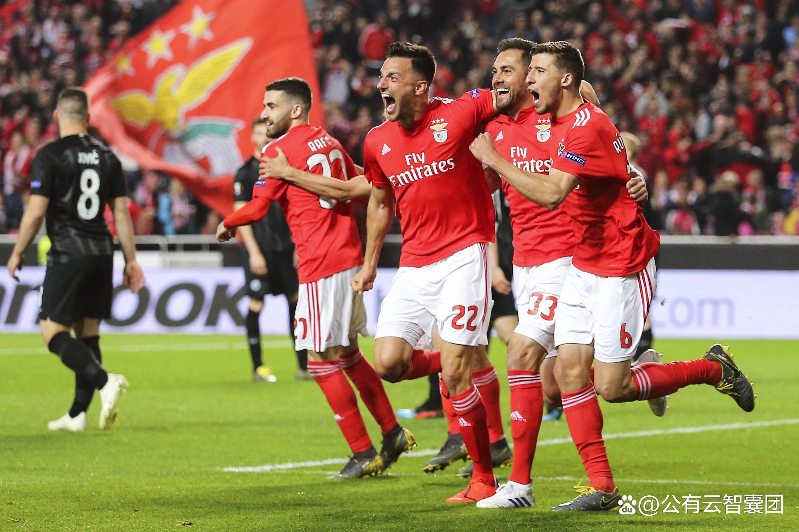 包含拜仁慕尼黑狂胜，领先优势扩大到10分的词条