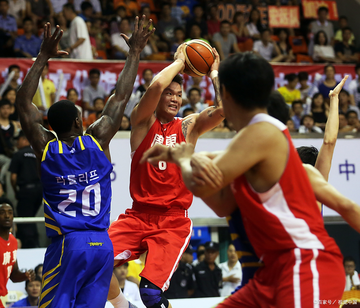 包含中国男篮险胜湖人B队，拉文一己之力扛起全队的词条
