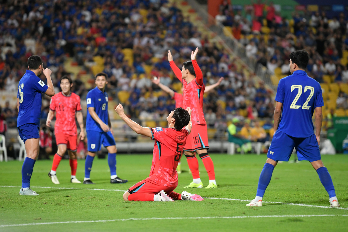 包含佛罗伦萨球迷欢呼雀跃，球队实现惊艳表现的词条