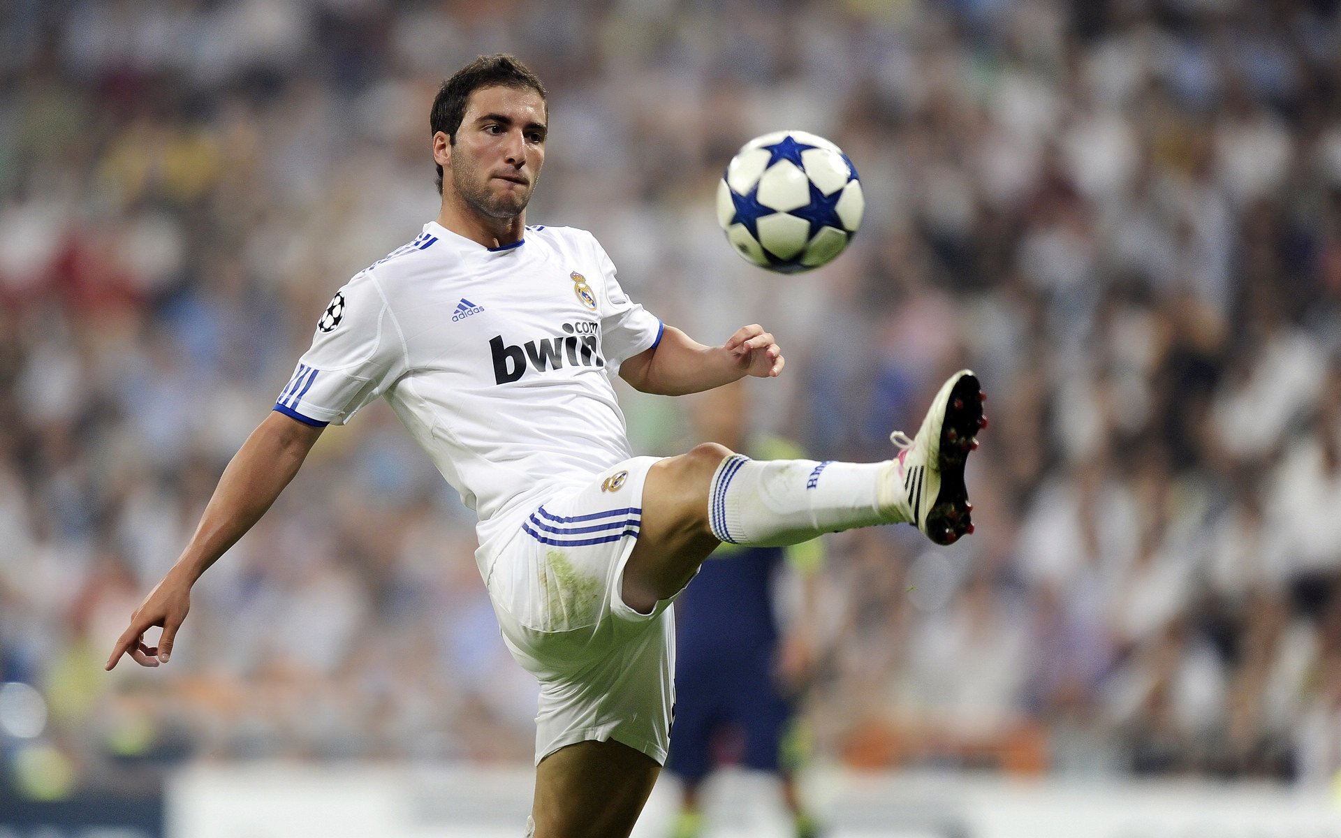 欧冠半决赛之夜，詹姆斯全程高能输出