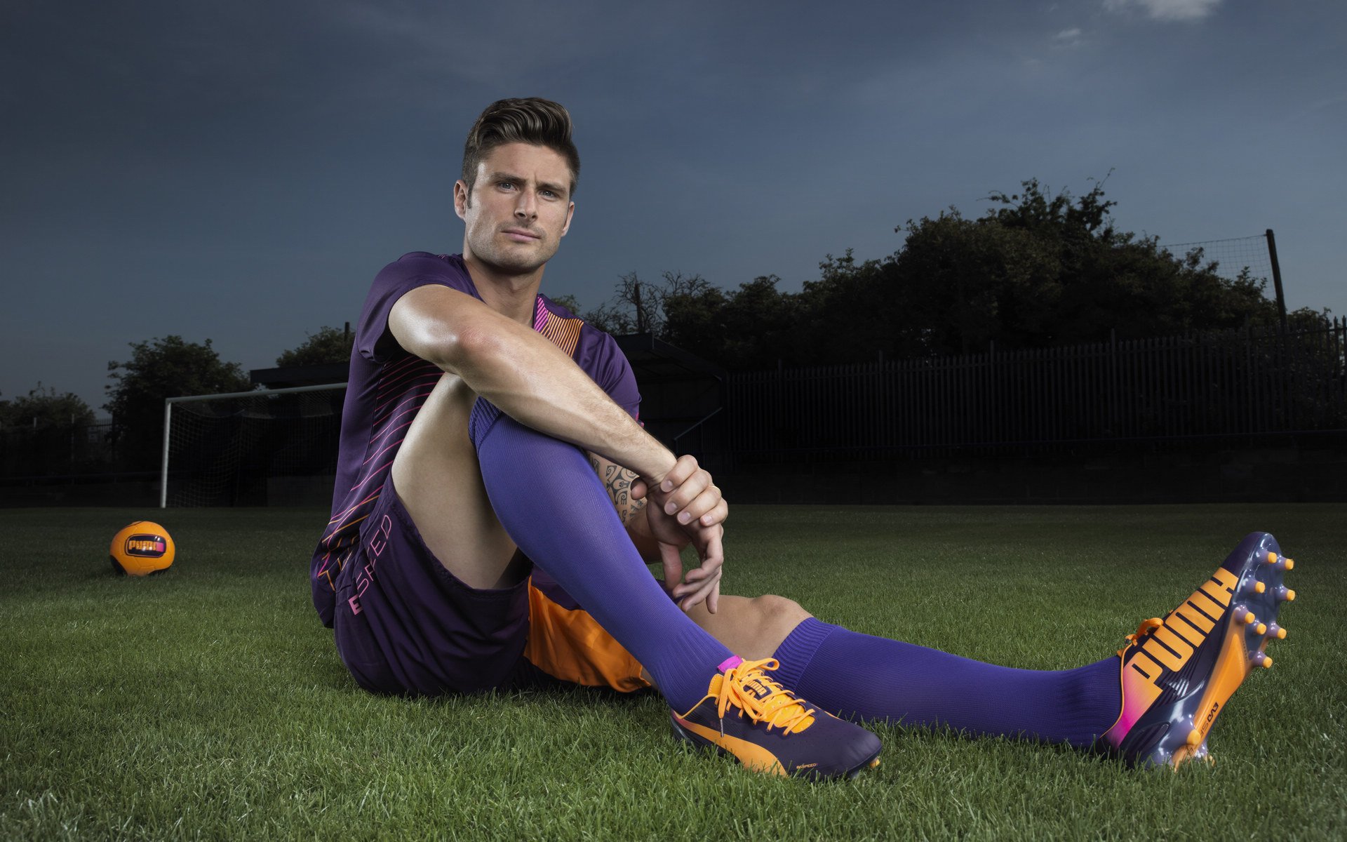 红龙之血，巨人杀手，当威尔士的大场面先生阿劳霍凝视勒沃库森